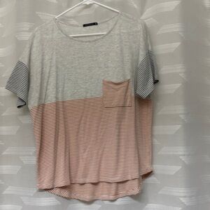 Staccato Neutral Tone Tee in Light Gray and Black Label
